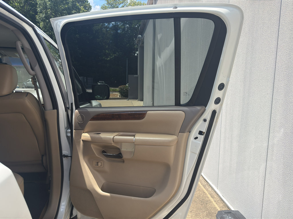 Used 2011 Nissan Armada SL RWD image 17