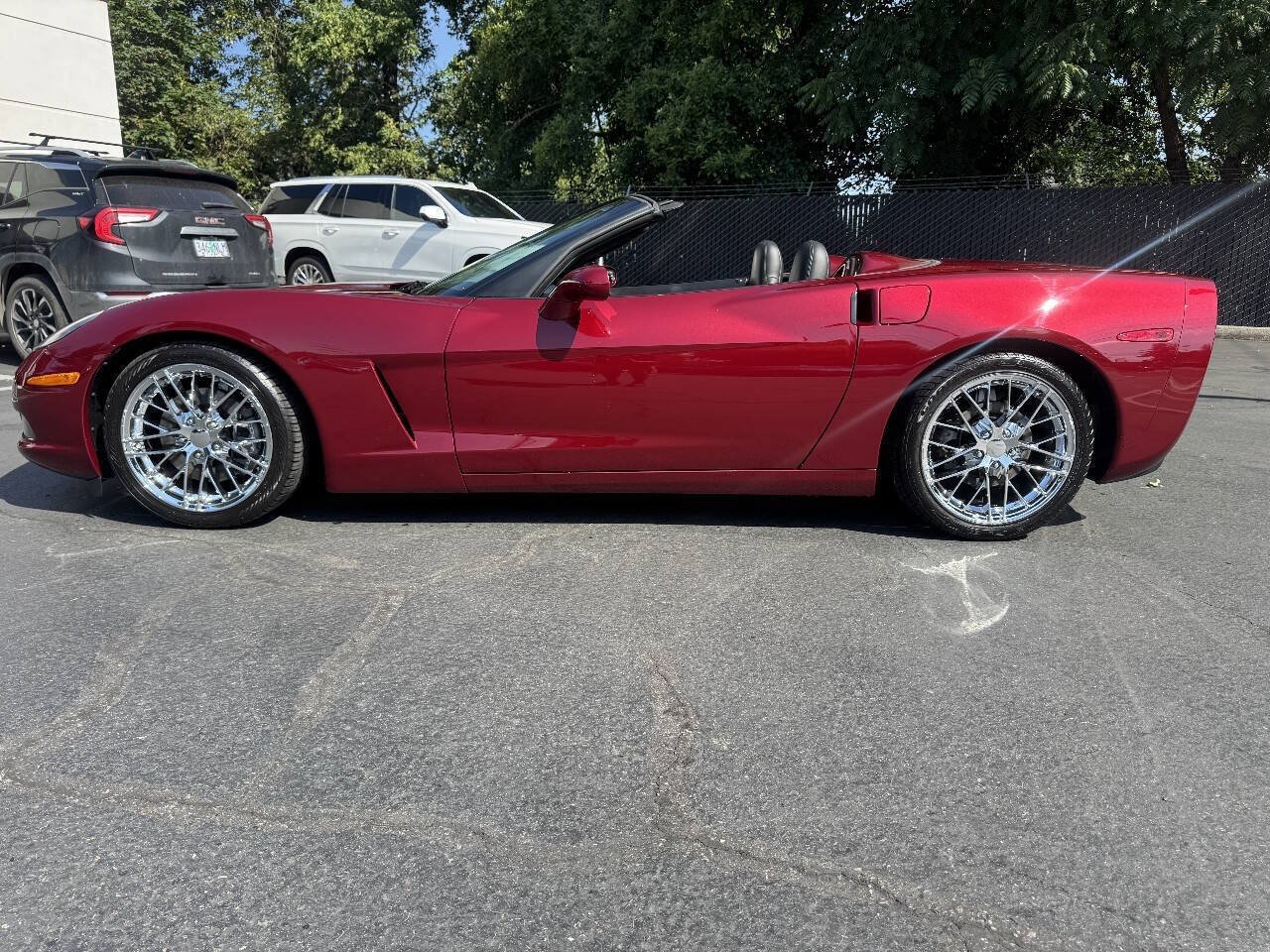 Used 2005 Chevrolet Corvette Convertible w/ Preferred Equipment Group RWD image 3