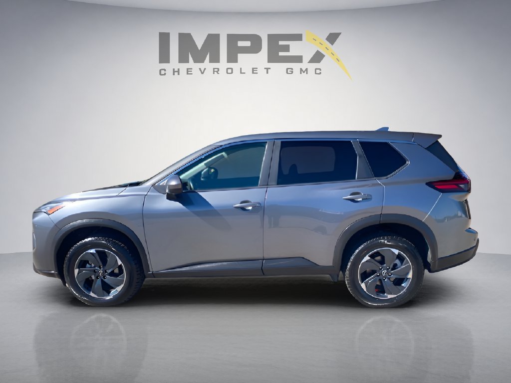 Used 2024 Nissan Rogue SV AWD/4WD image 2