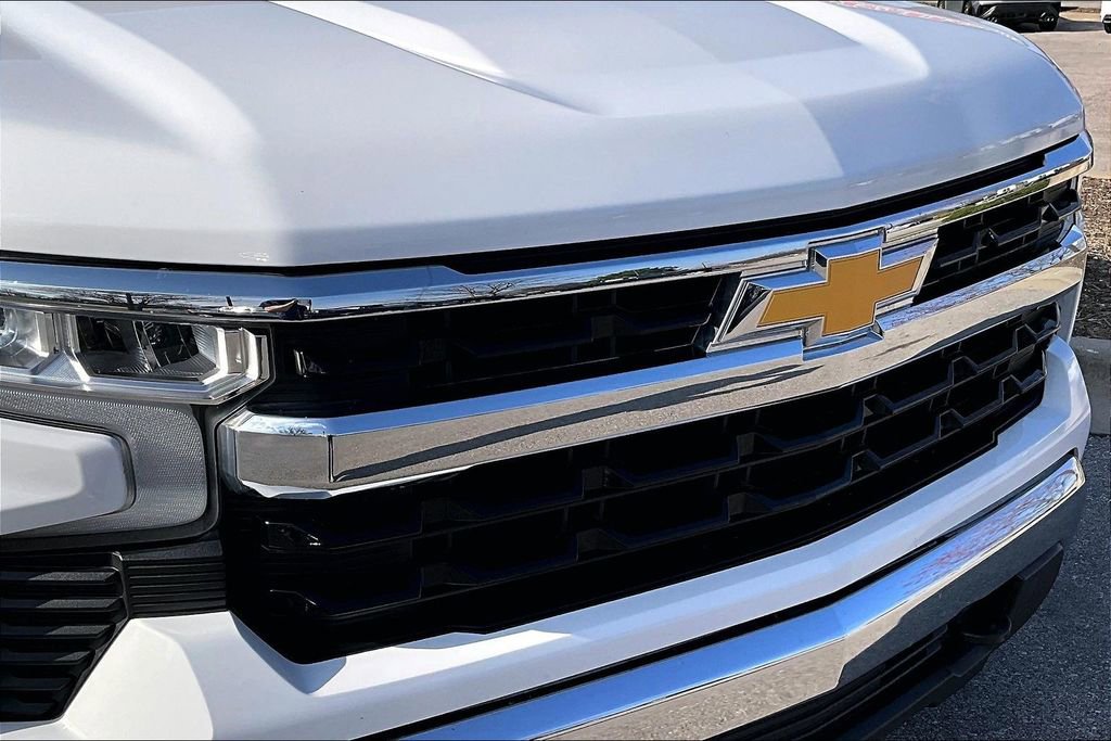 Used 2024 Chevrolet Silverado 1500 LT w/ Convenience Package II image 28