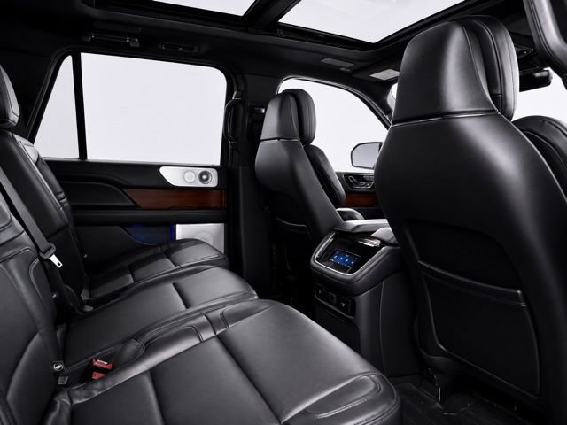 Used 2022 Lincoln Navigator L Reserve AWD/4WD image 19