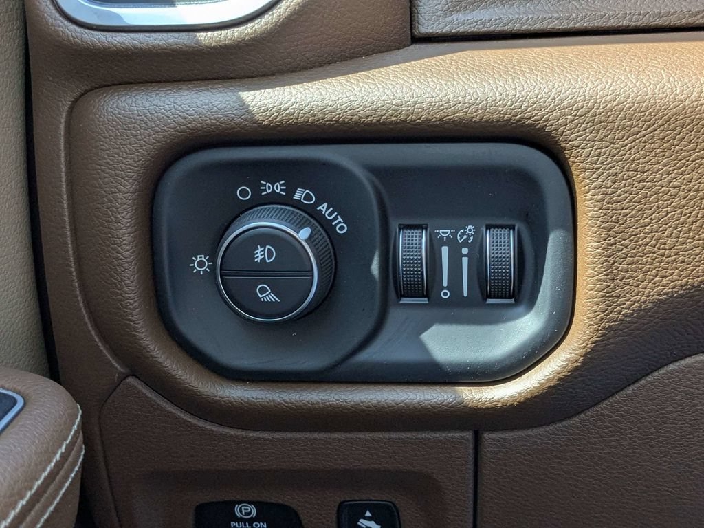 Certified 2022 RAM 1500 Laramie RWD image 22
