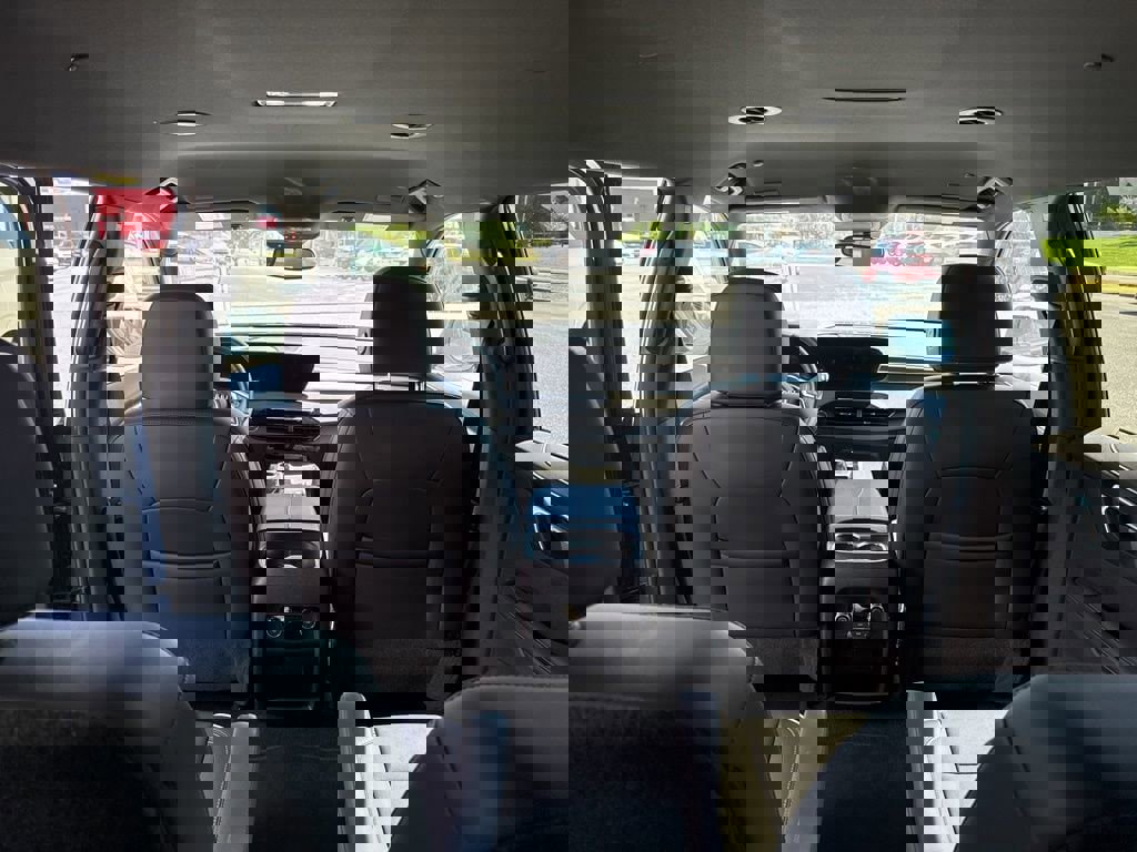 Used 2025 Buick Enclave Preferred AWD/4WD image 11