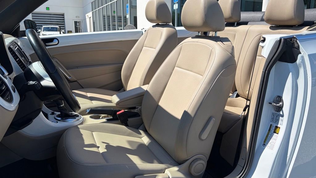 Used 2019 Volkswagen Beetle 2.0T SE w/ SE Premium Package FWD image 5