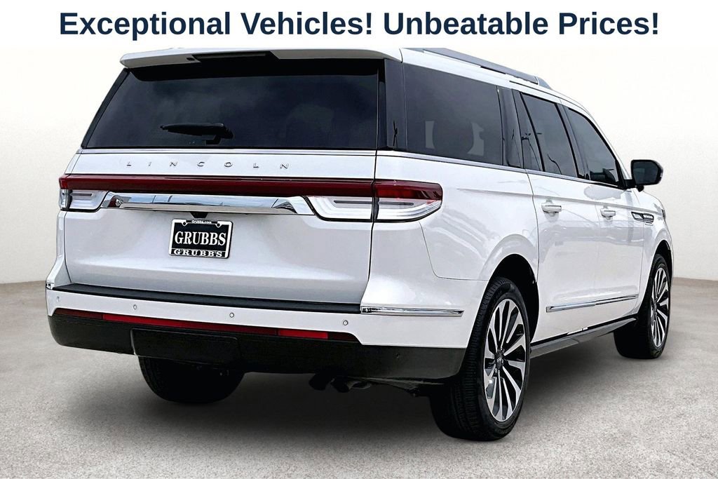 Used 2024 Lincoln Navigator L Reserve AWD/4WD image 2