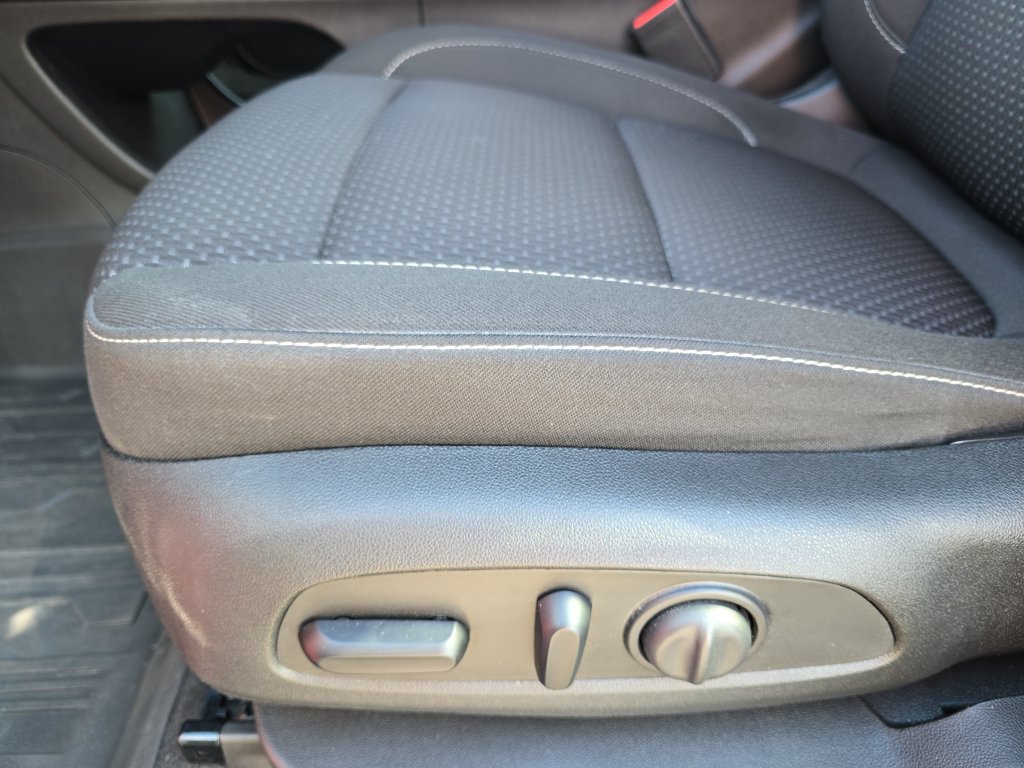 Certified 2023 GMC Acadia SLE w/ Driver Convenience Package FWD image 31