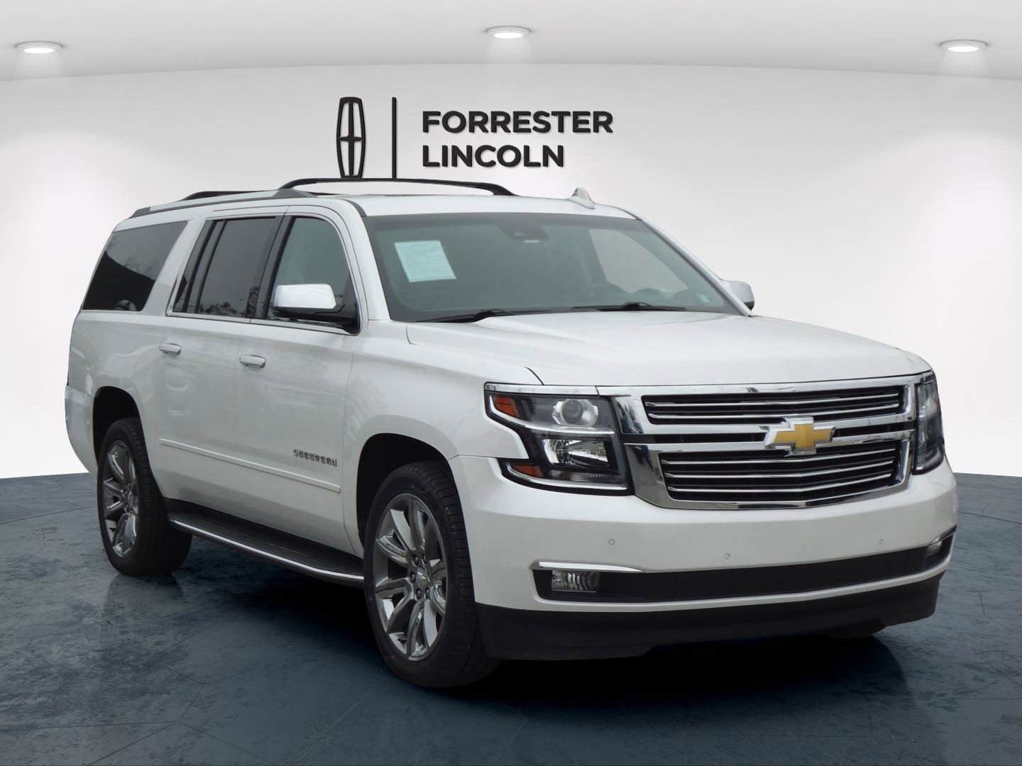 Used 2017 Chevrolet Suburban Premier image 1