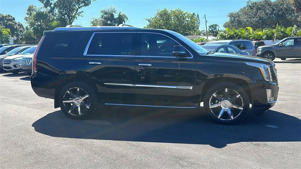 Used 2015 Cadillac Escalade Luxury AWD/4WD image 60