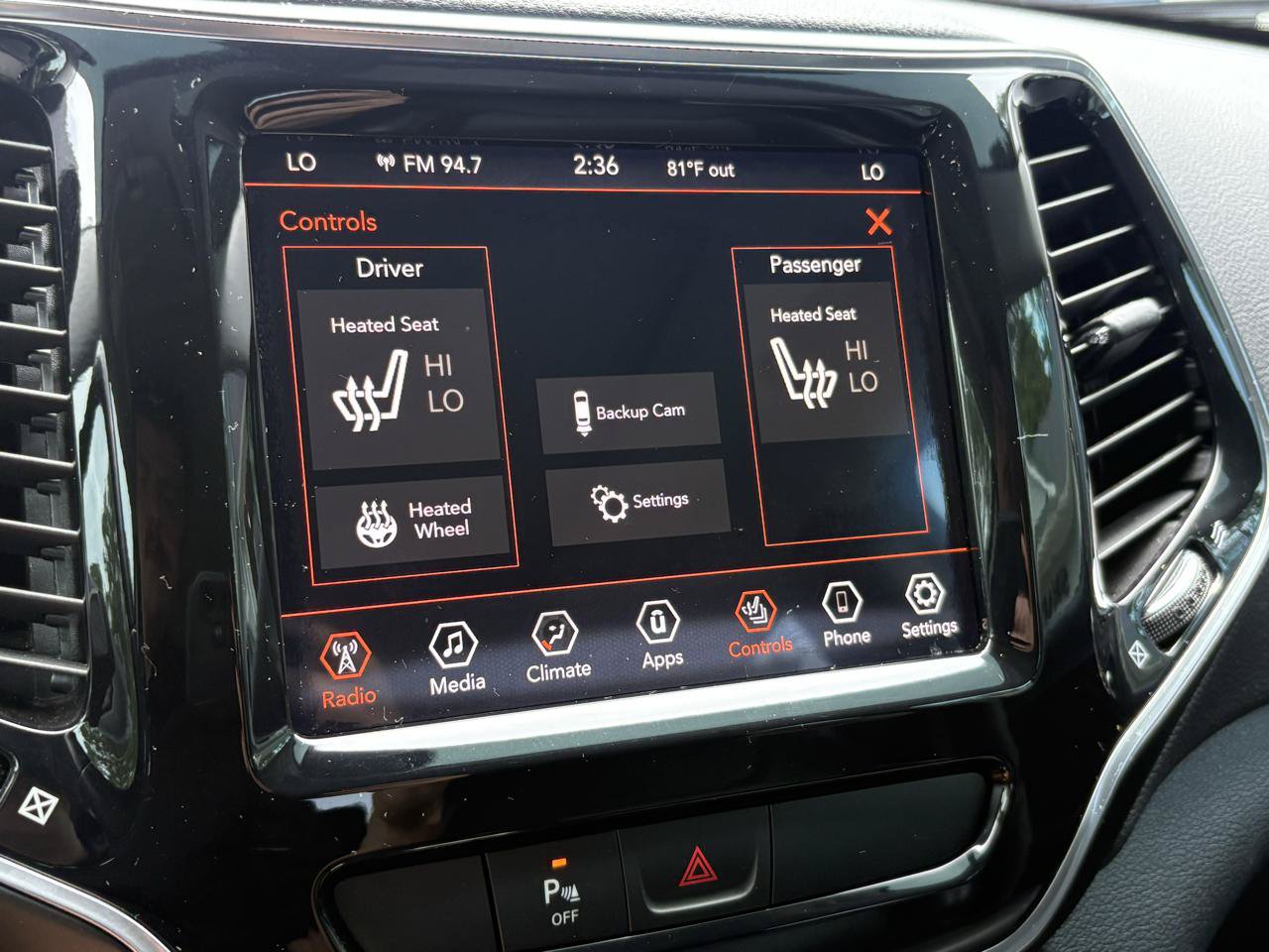 Used 2019 Jeep Cherokee Limited AWD/4WD image 18