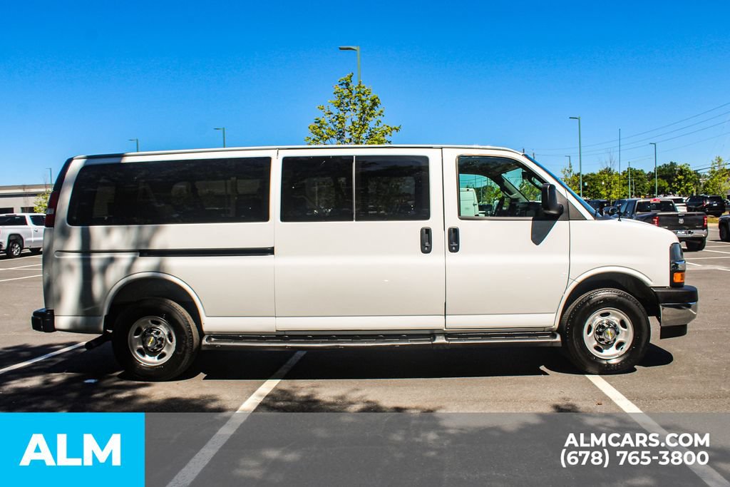 Used 2025 Chevrolet Express 3500 LT w/ LT Preferred Equipment Group RWD image 8