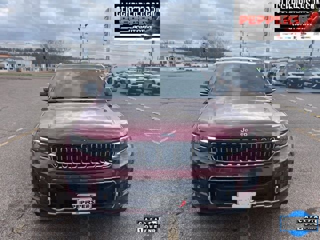 Used 2023 Jeep Grand Cherokee Overland w/ Adv Protech Group III image 9