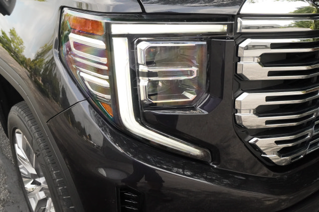 Used 2023 GMC Sierra 1500 Denali w/ Denali Reserve Package AWD/4WD image 37