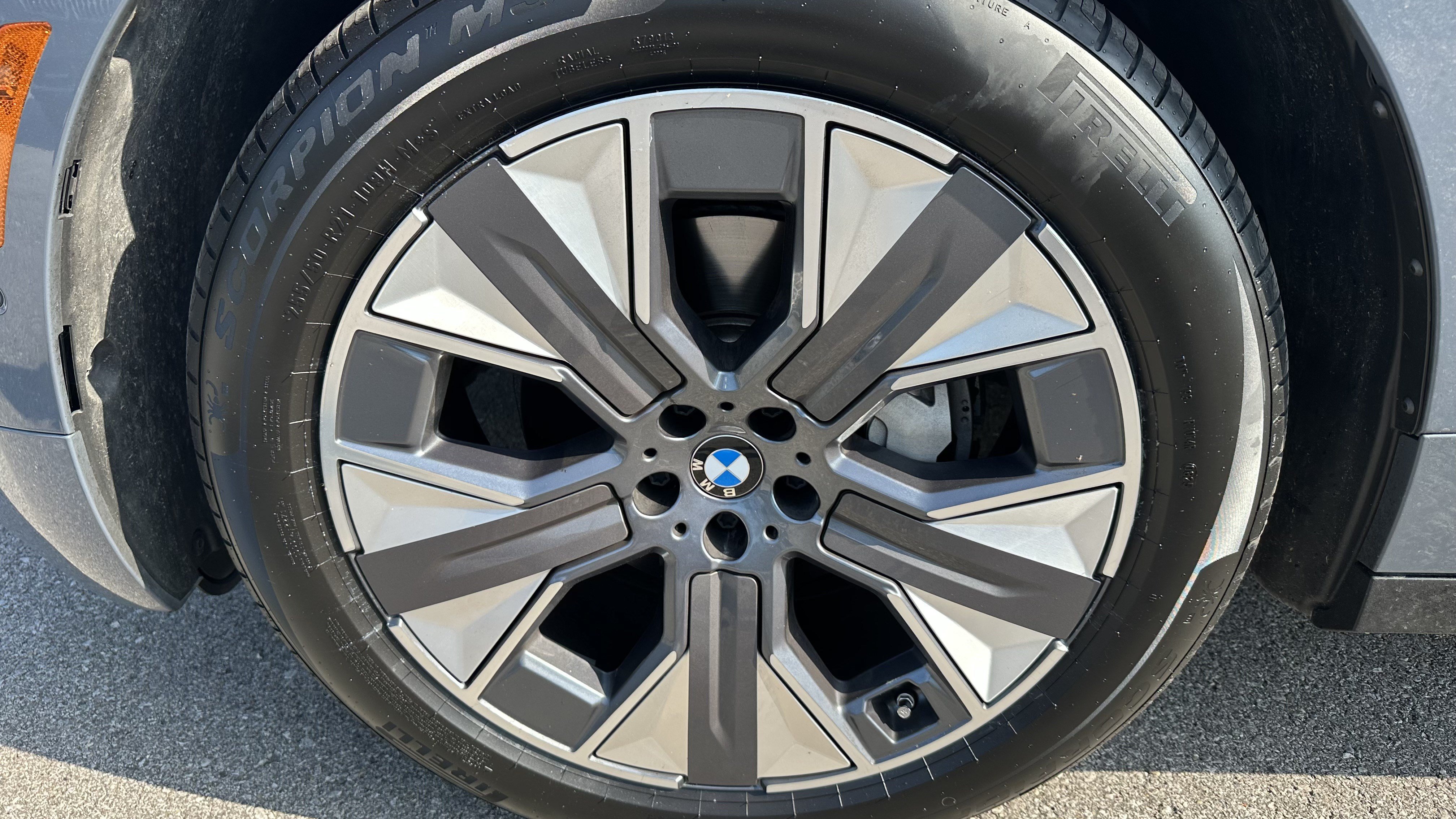 Certified 2026 BMW iX xDrive45 w/ Premium Package AWD/4WD image 12