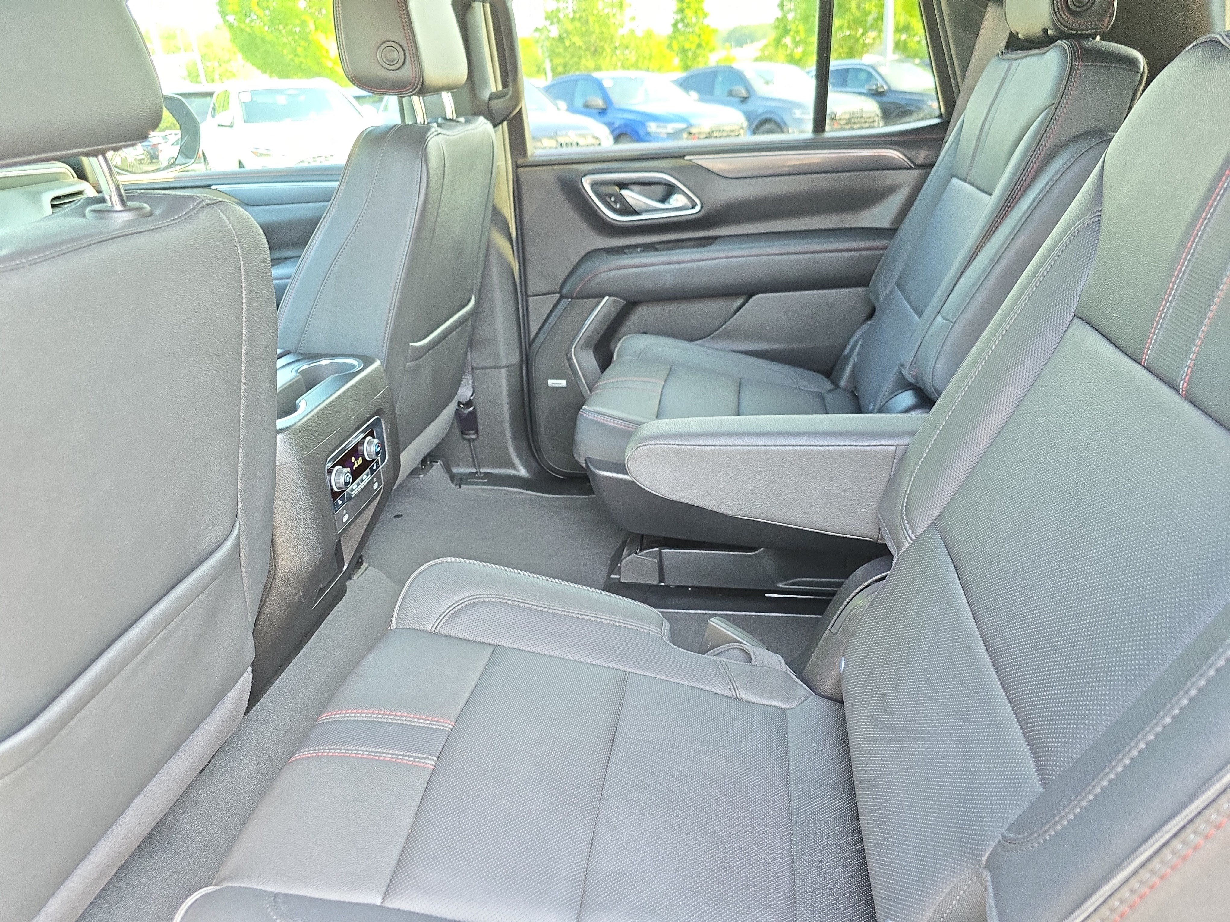 Used 2024 Chevrolet Tahoe RST w/ Luxury Package AWD/4WD image 14