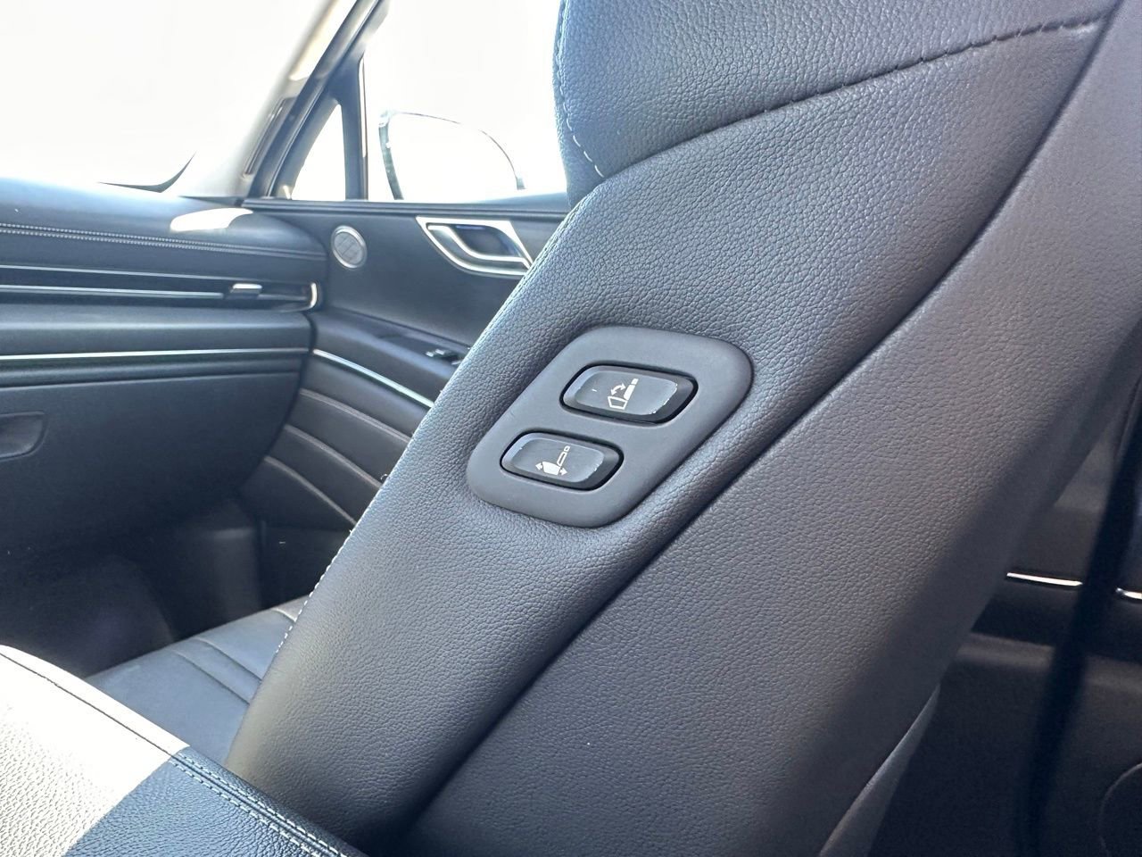 Used 2024 Genesis GV80 2.5T image 21