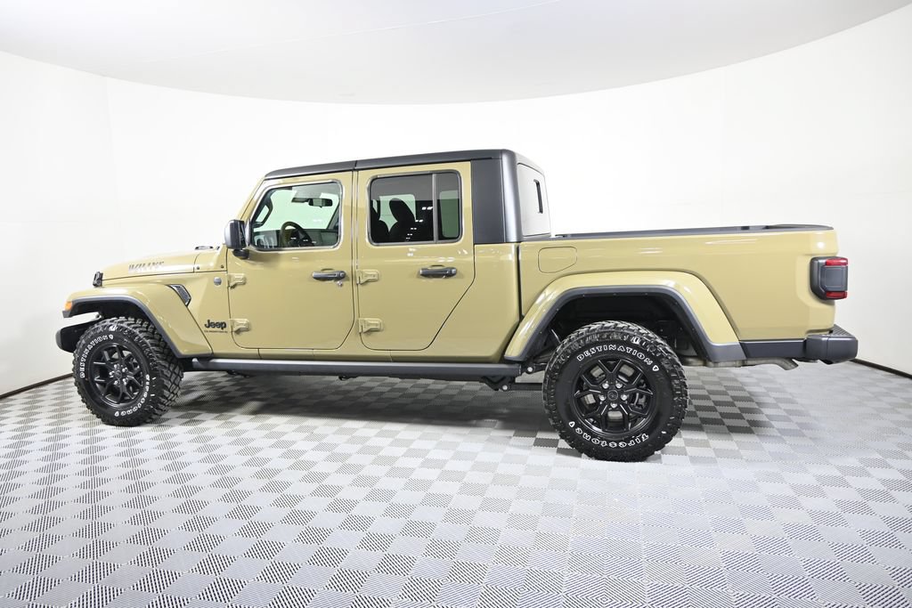 Used 2025 Jeep Gladiator Sport AWD/4WD image 3