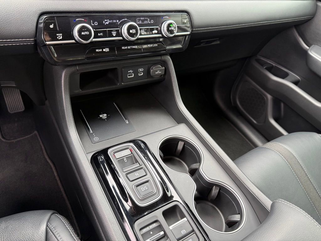 Certified 2025 Honda Pilot Touring image 29