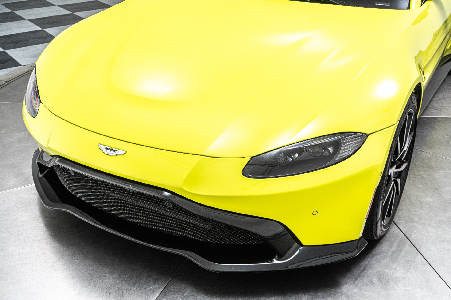 Used 2019 Aston Martin V8 Vantage Coupe RWD image 42