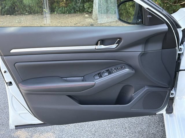 New 2026 Nissan Altima 2.5 SR FWD image 12