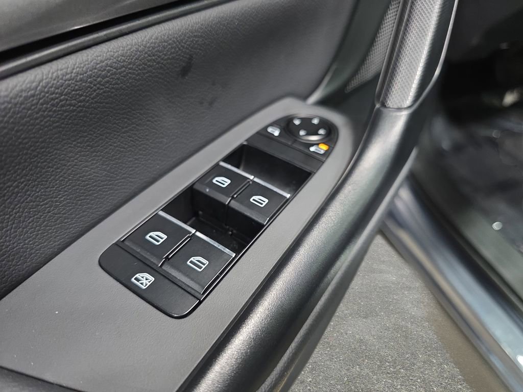 Used 2025 MAZDA CX-50 AWD 2.5 S w/ Premium Package image 26