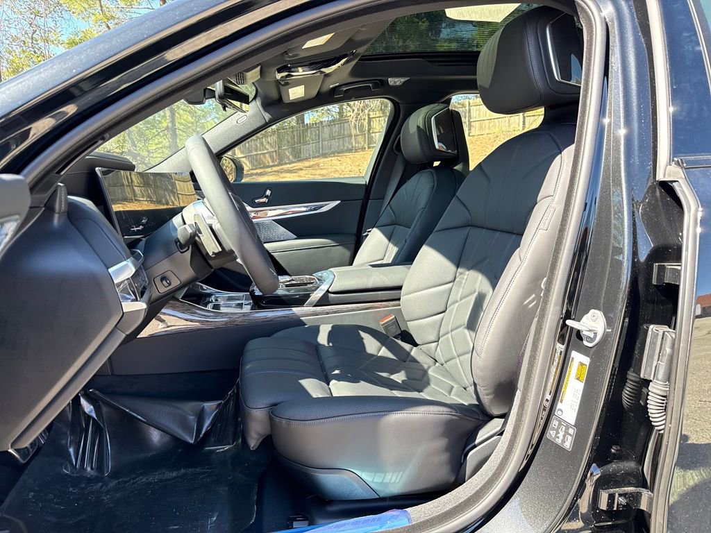 New 2026 BMW 760i xDrive w/ Executive Package image 10