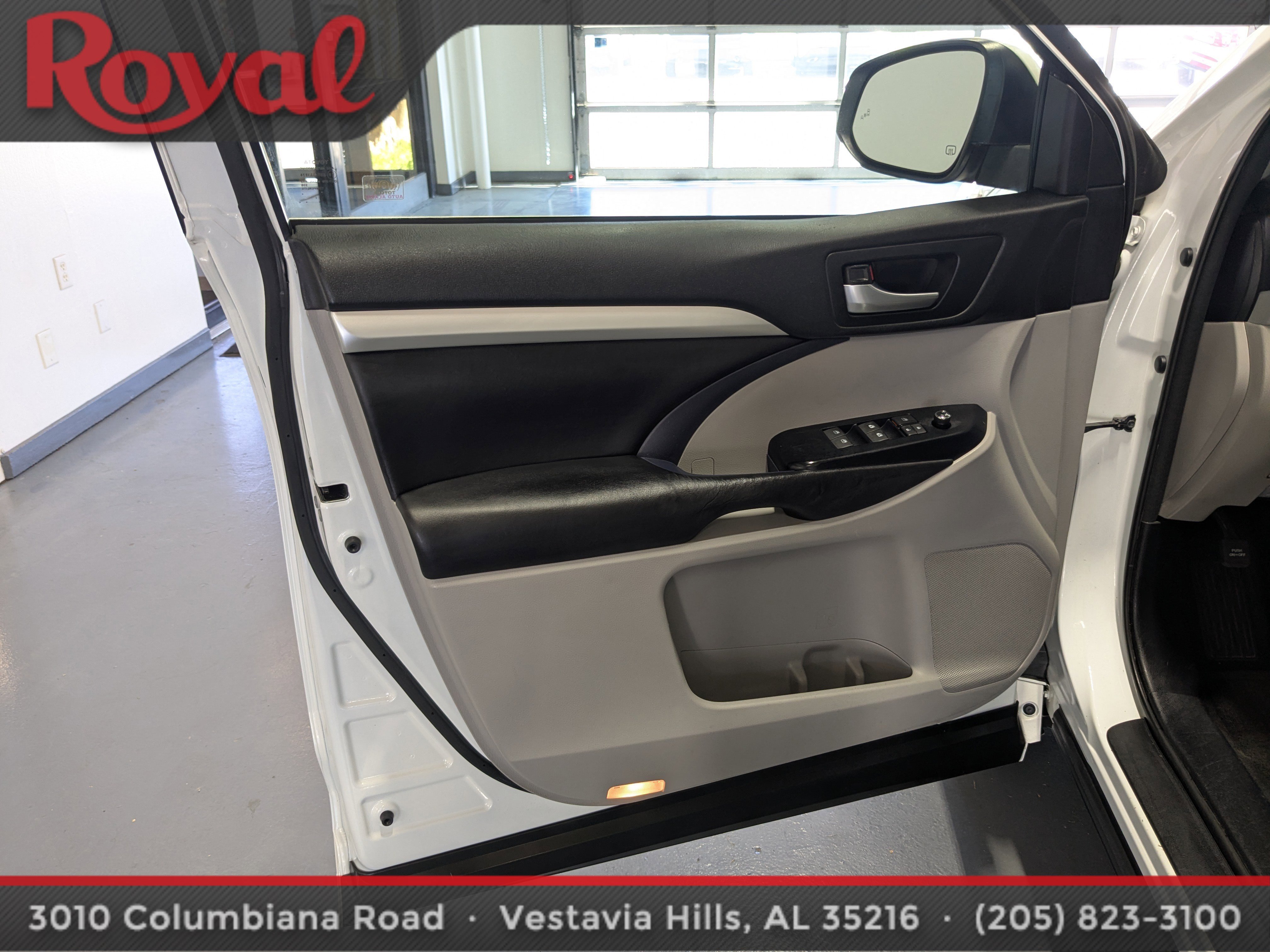 Used 2018 Toyota Highlander XLE image 18