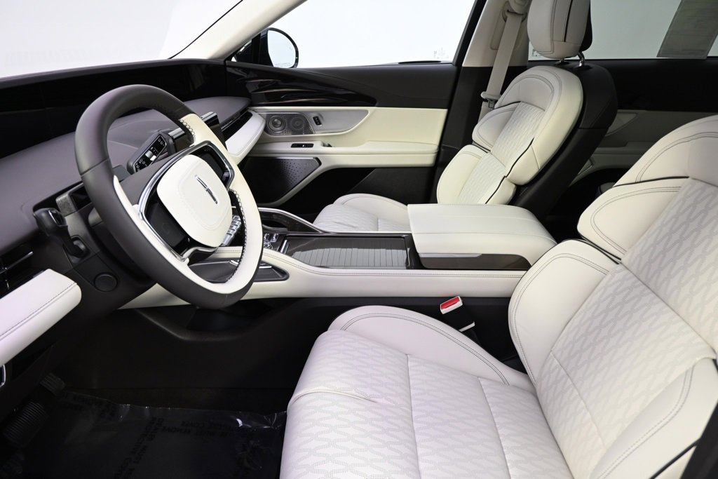 New 2026 Lincoln Nautilus Black Label image 13