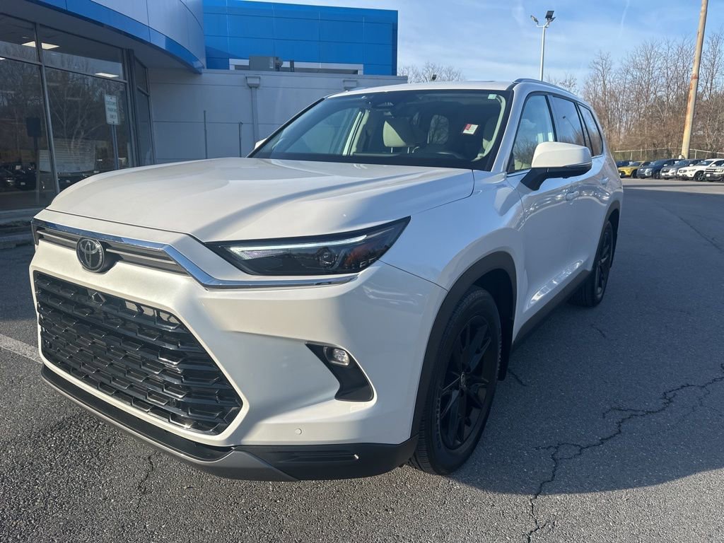 Used 2024 Toyota Grand Highlander Platinum image 1