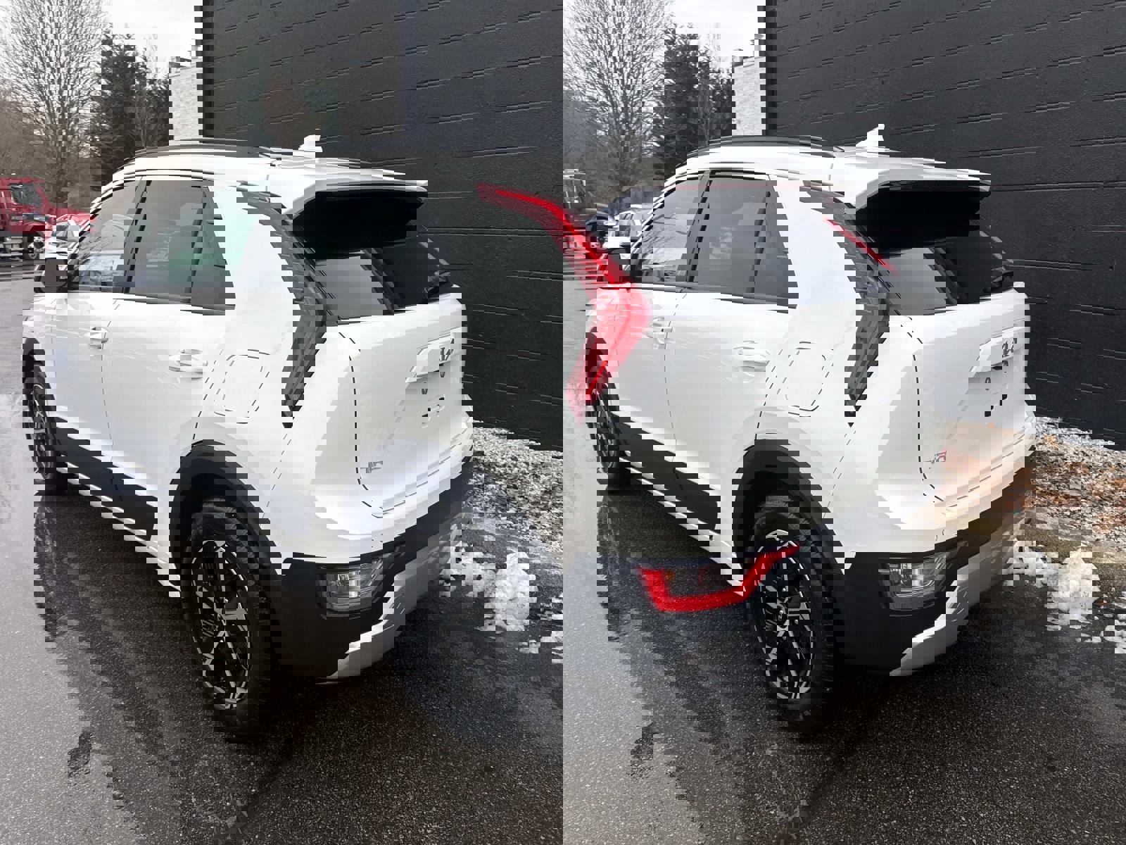 Used 2023 Kia Niro EX image 7