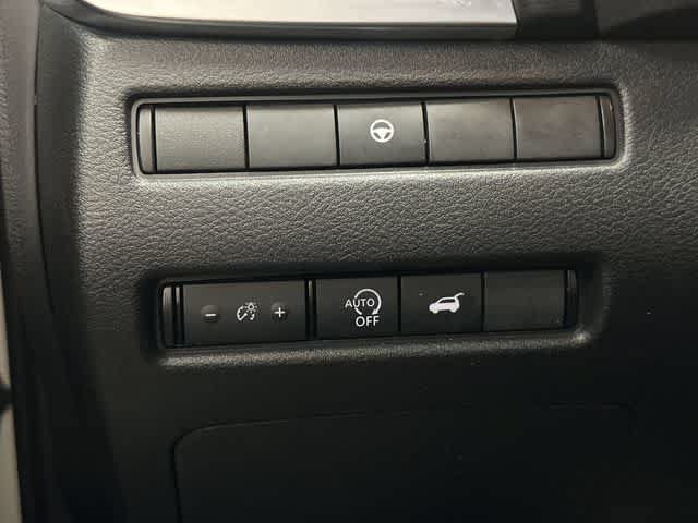Used 2023 Nissan Rogue SL w/ SL Premium Package FWD image 19