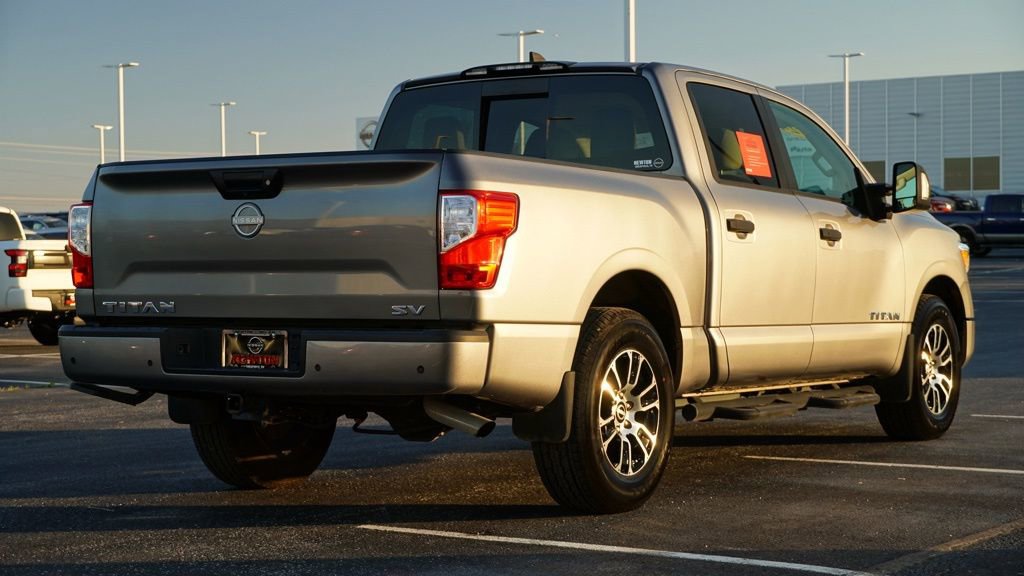 Used 2024 Nissan Titan SV w/ SV Convenience Package image 5