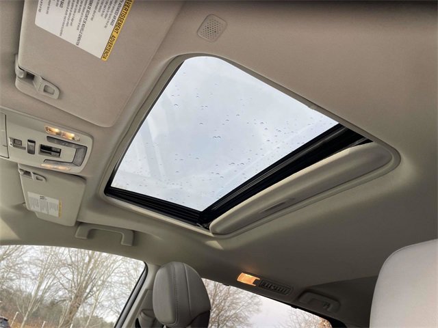 Used 2022 Toyota Sienna XLE image 24