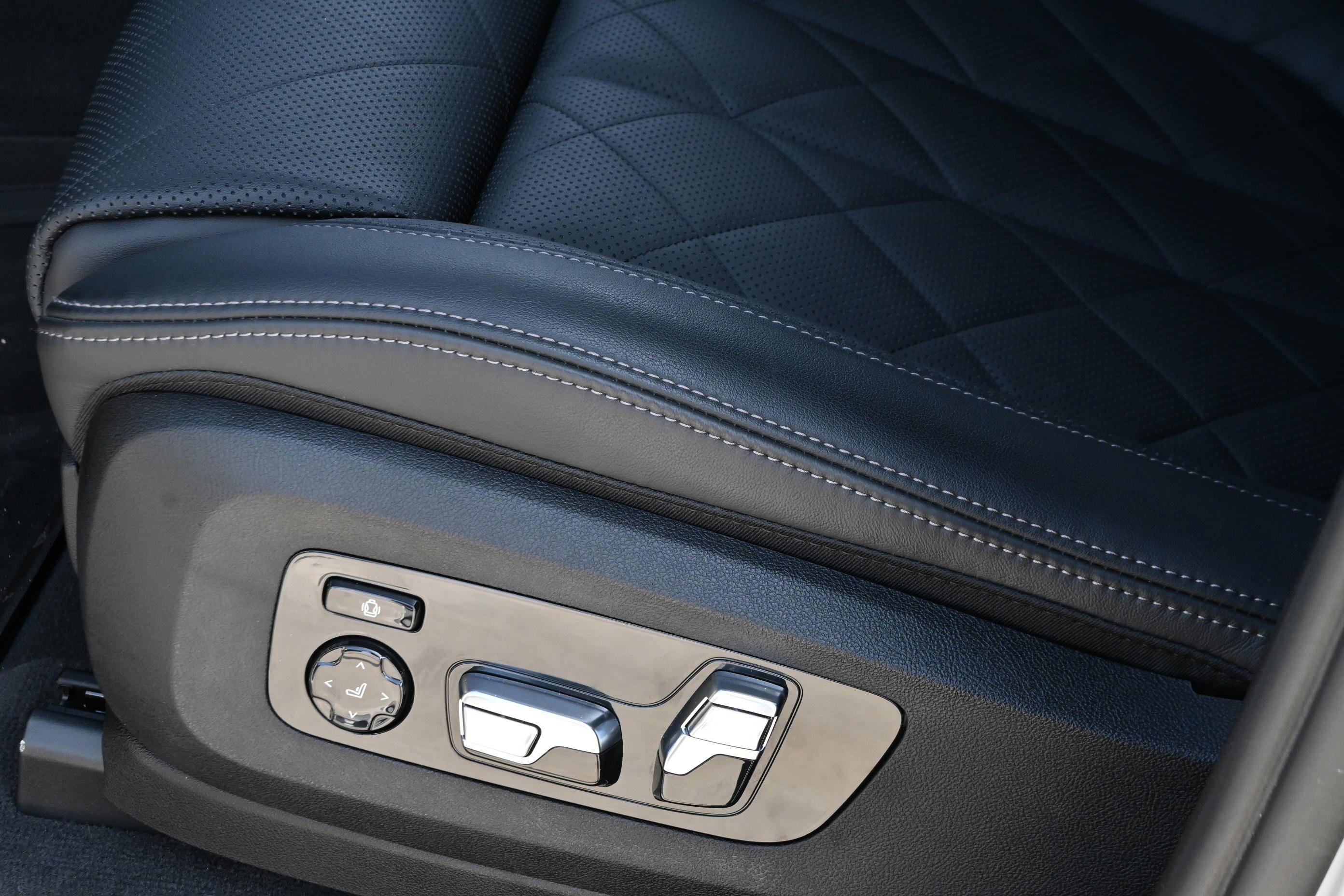 Certified 2023 BMW X5 xDrive45e w/ Executive Package image 29