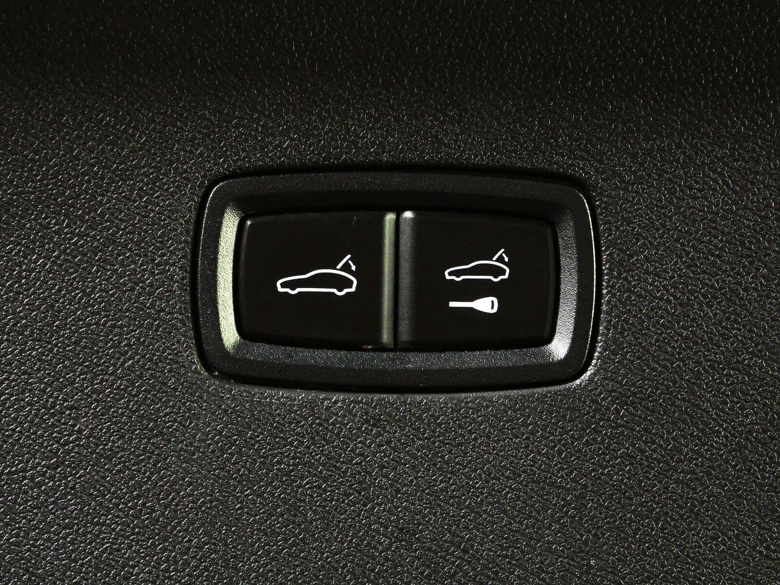 Certified 2024 Porsche Cayenne Coupe AWD/4WD image 33