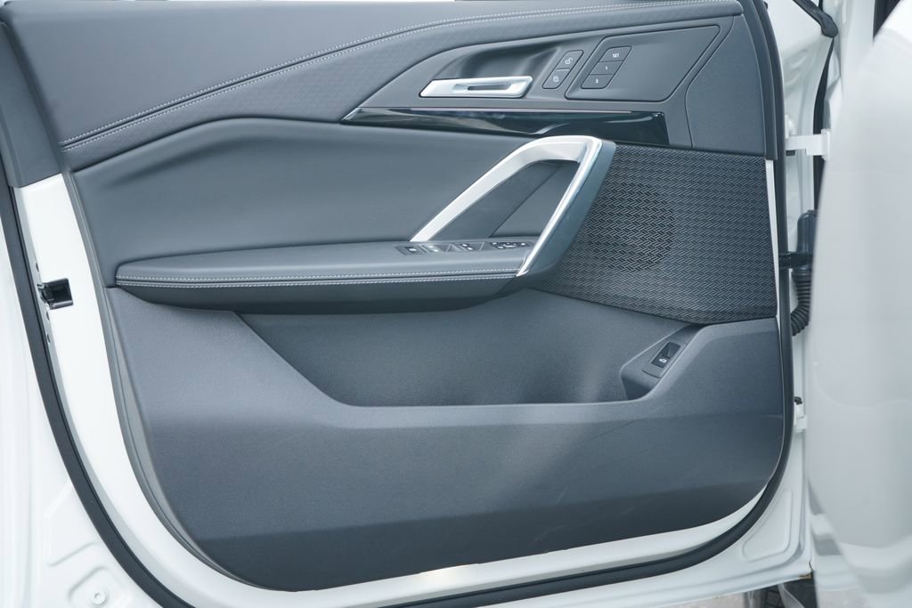 New 2026 BMW X2 xDrive28i w/ Technology Package image 8