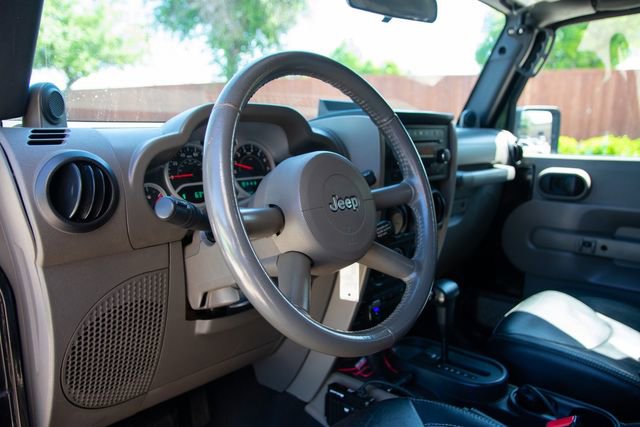 Used 2009 Jeep Wrangler Unlimited Rubicon w/ Dual Top Group image 22