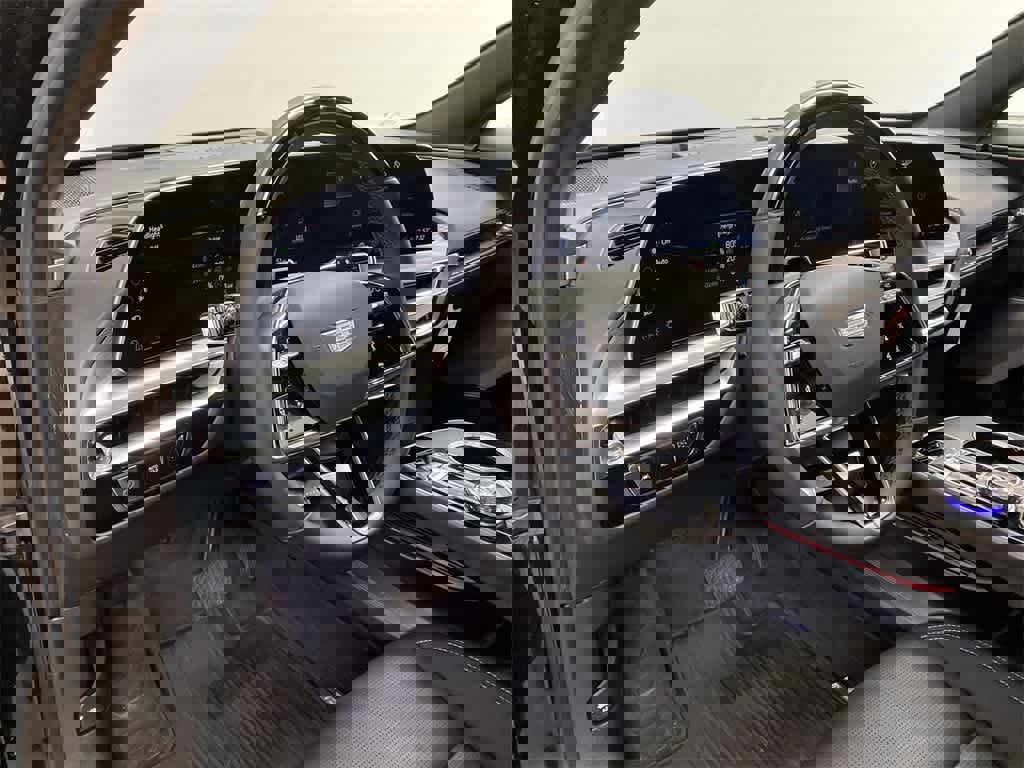 Certified 2024 Cadillac Lyriq Luxury image 2