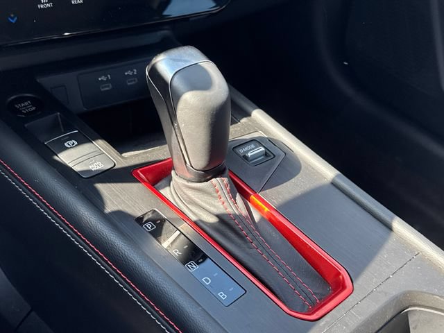 Used 2025 Nissan Kicks SR AWD/4WD image 15