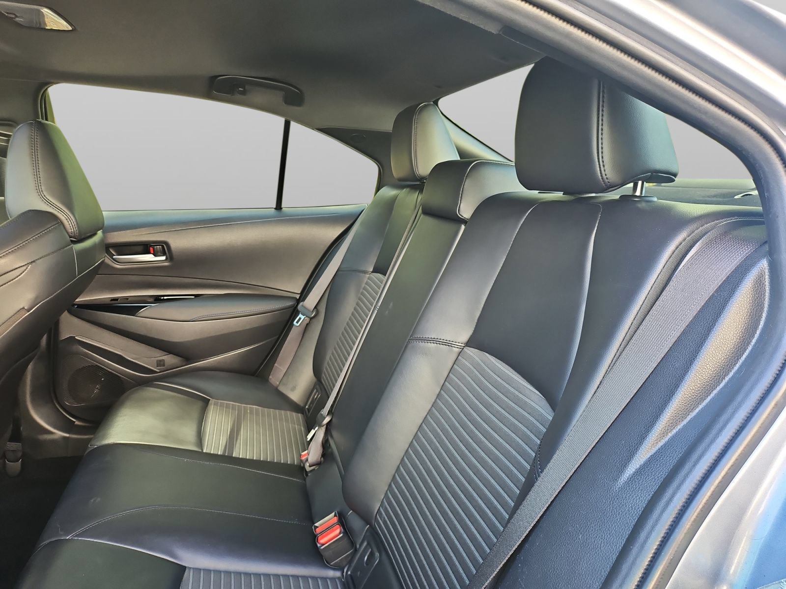 Used 2020 Toyota Corolla XSE FWD image 39