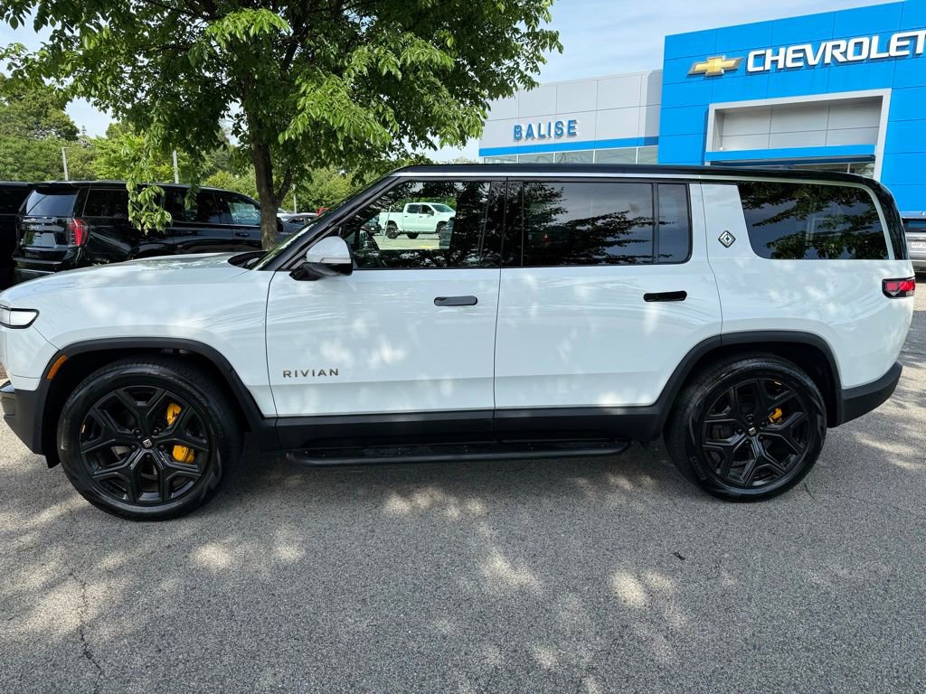 Used 2023 Rivian R1S Adventure AWD/4WD image 2