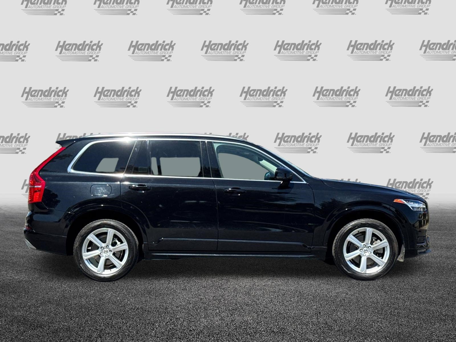 Used 2021 Volvo XC90 T5 Momentum AWD/4WD image 3