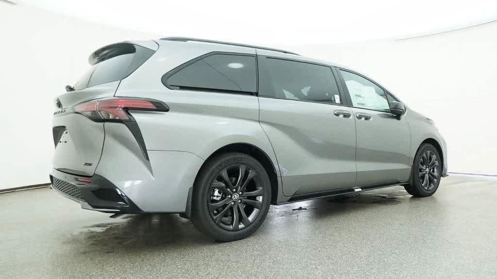 New 2026 Toyota Sienna XSE FWD image 28