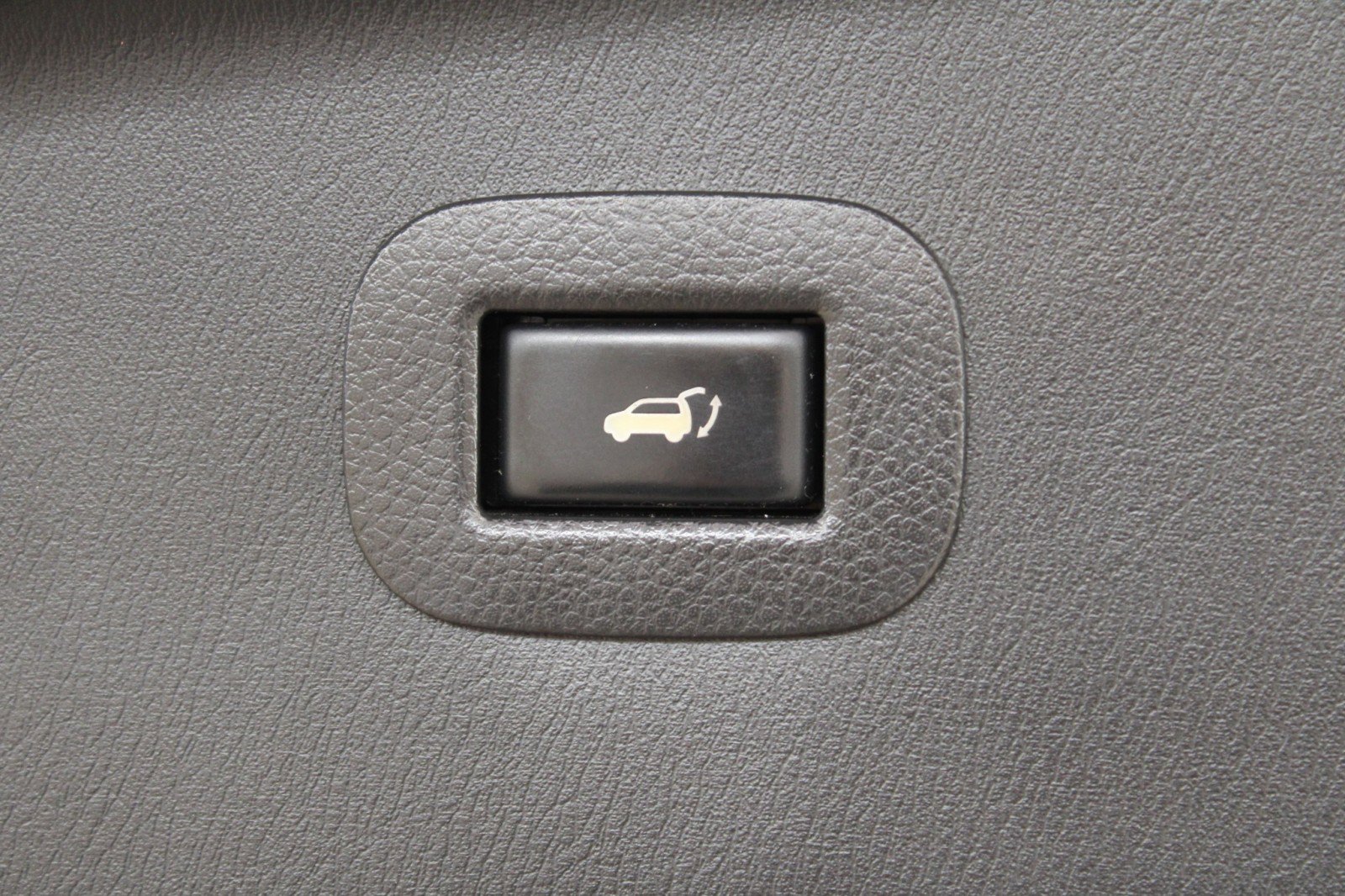 Used 2018 Nissan Armada SL w/ Moonroof Package image 10