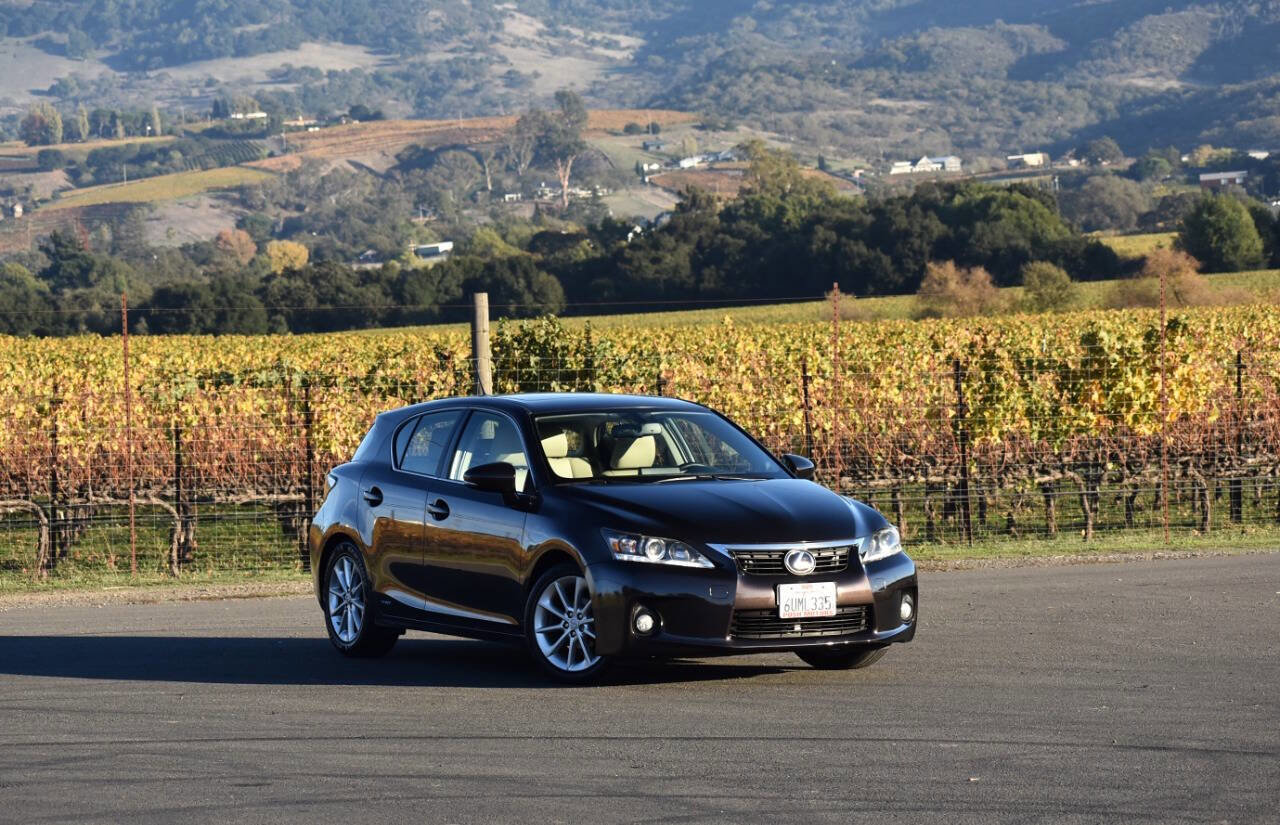 Used 2012 Lexus CT 200h Premium image 3