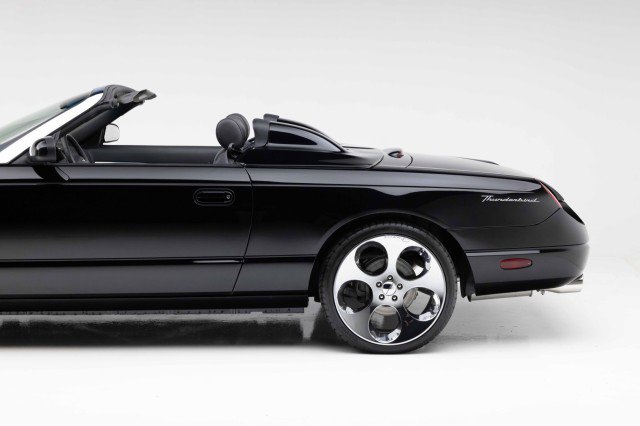 Used 2002 Ford Thunderbird Deluxe image 35