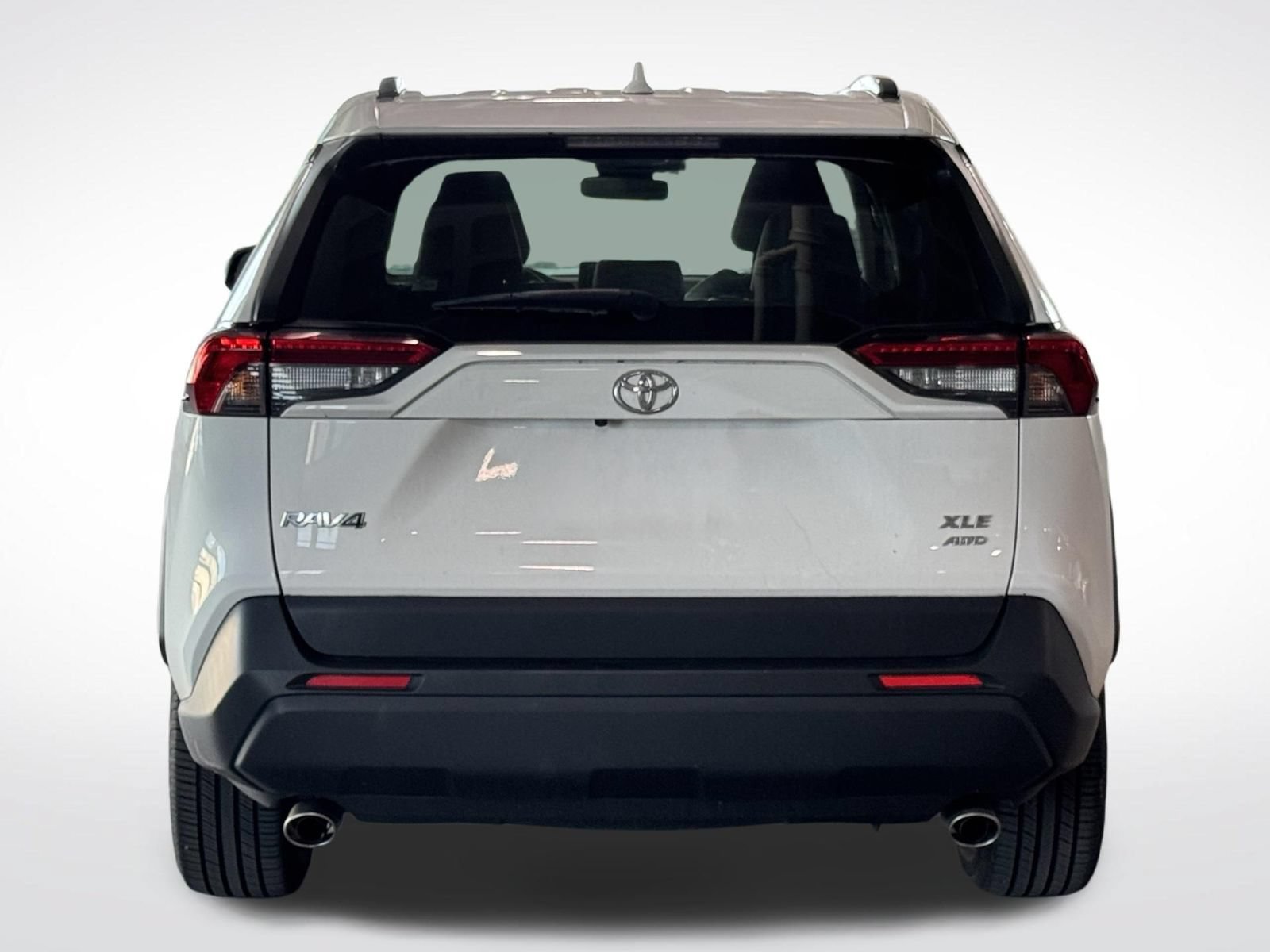 Used 2020 Toyota RAV4 XLE Premium AWD/4WD image 9