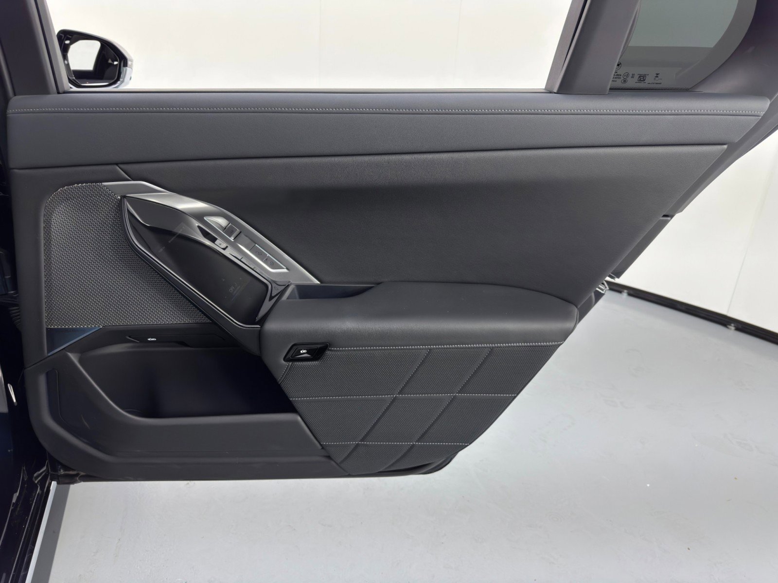 Used 2024 BMW i7 eDrive50 w/ Premium Package image 55