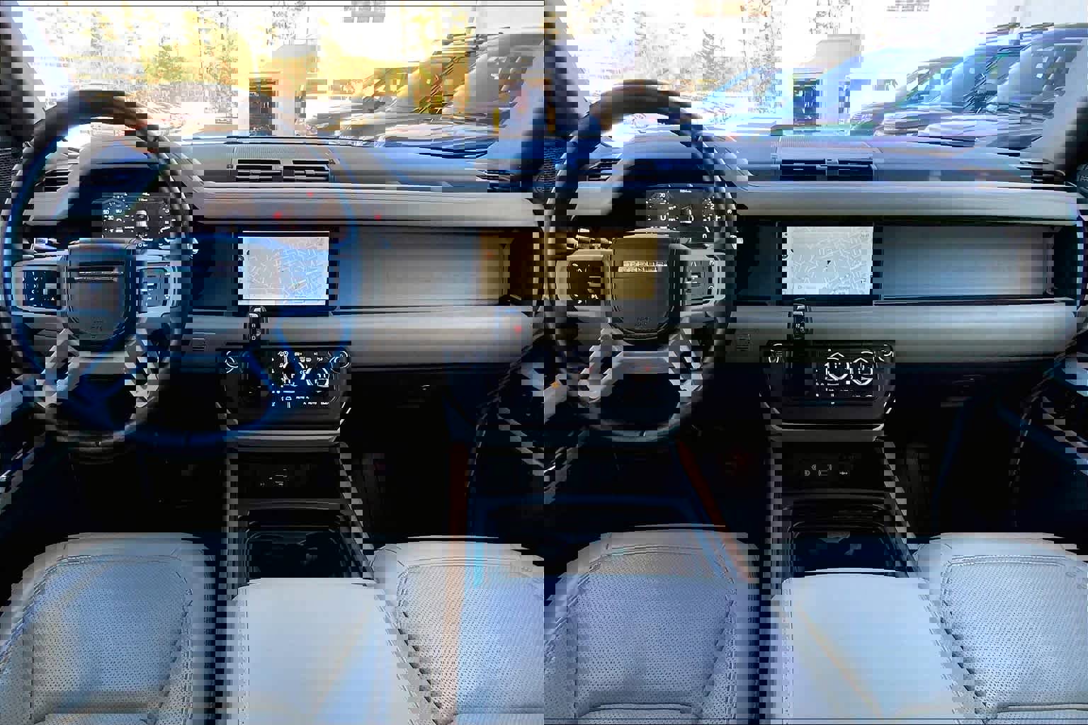 Used 2020 Land Rover Defender 110 SE image 13