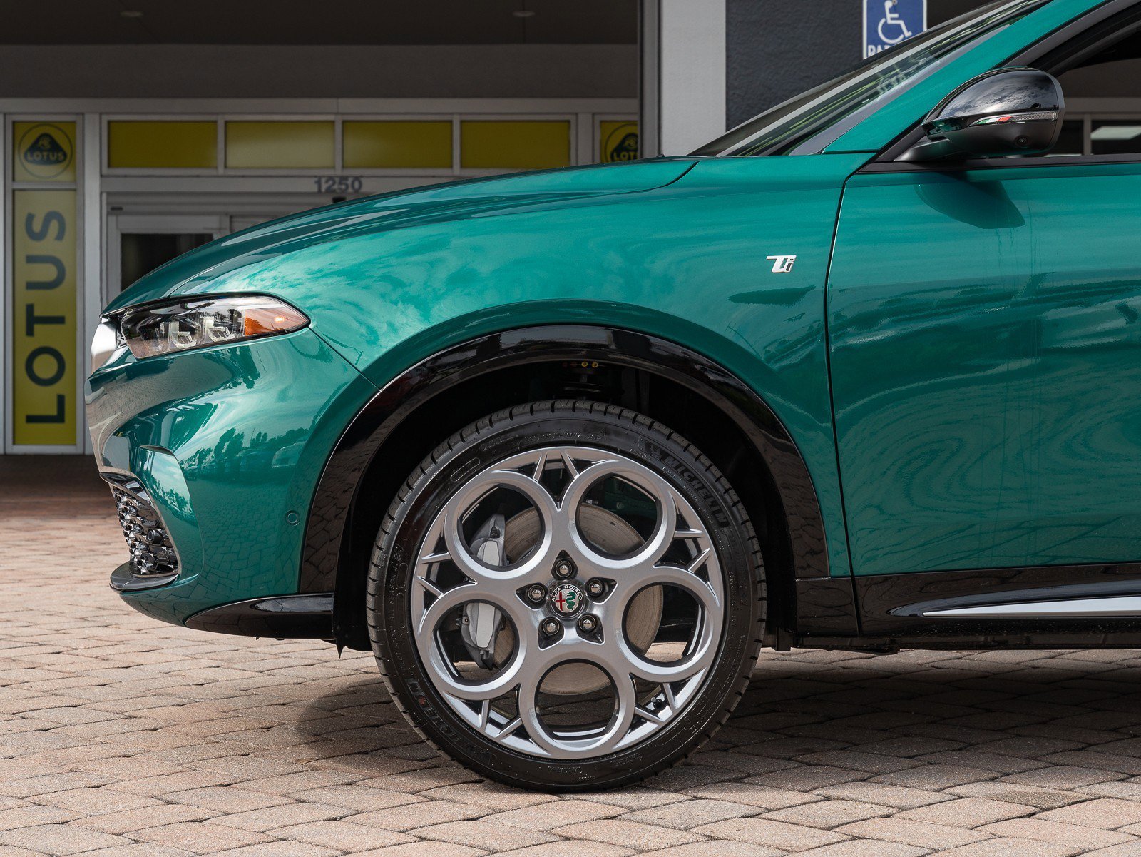 New 2024 Alfa Romeo Tonale Ti w/ Active Assist Package image 9