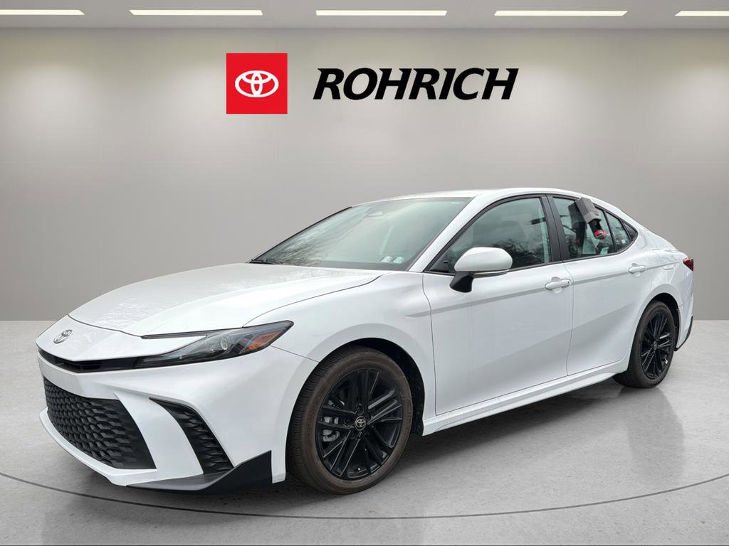 Certified 2025 Toyota Camry SE image 1